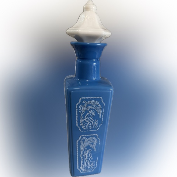 Vintage one 1960s Empty JB Blue Milk Glass Decanter w/stop­per Shepherd and Dog - Picture 4 of 7